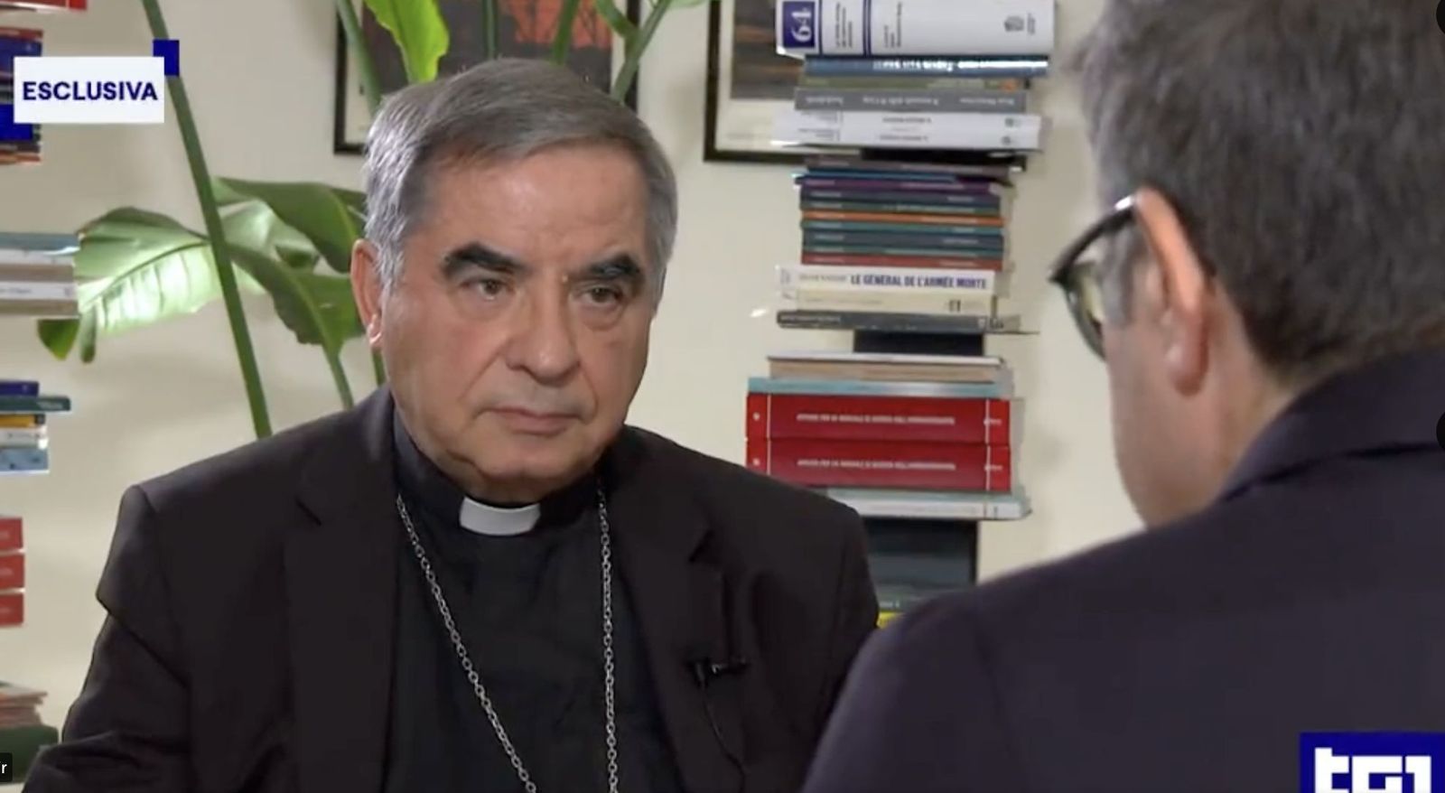 Entrevista al cardenal Becciu en TG1