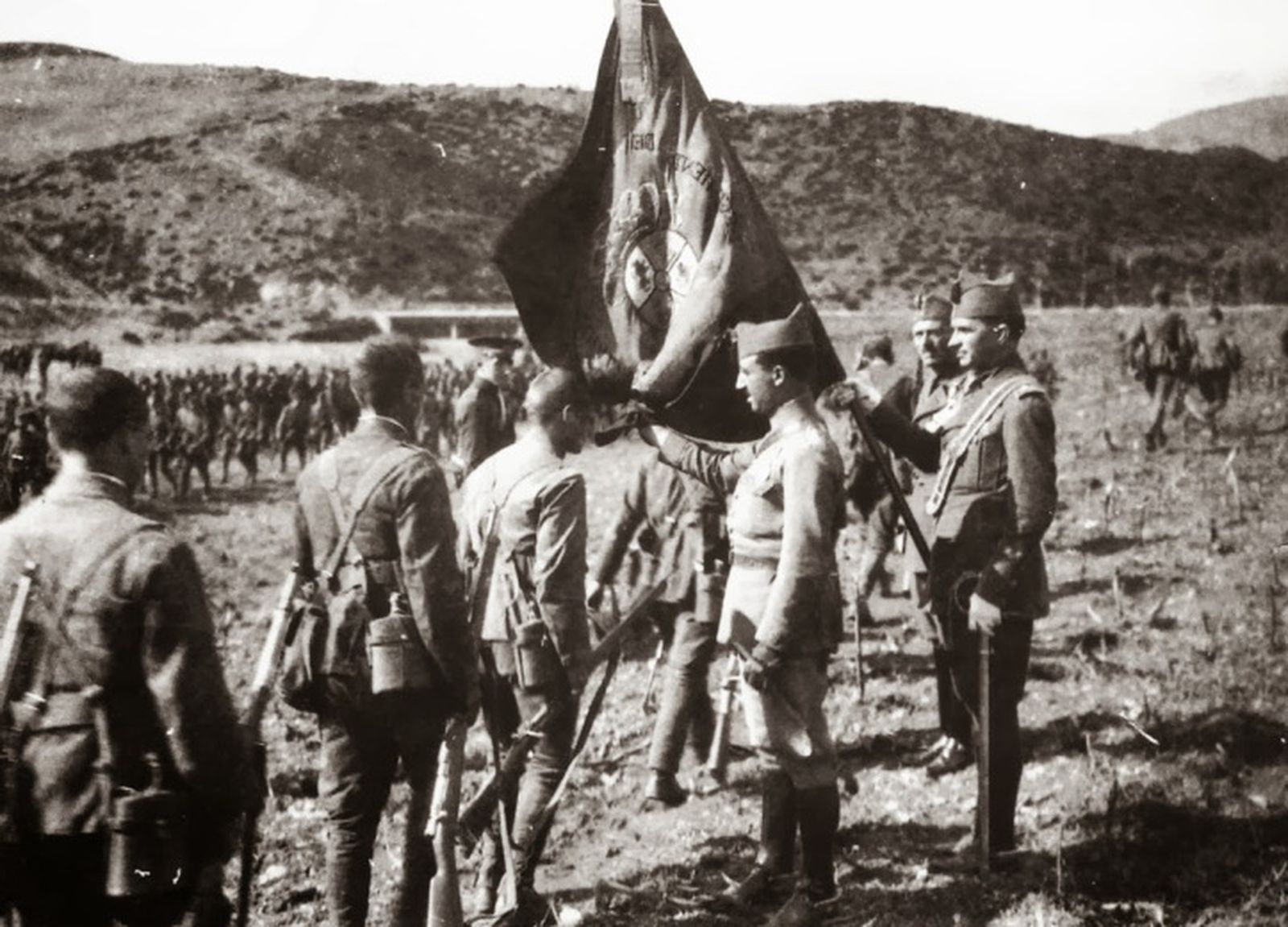 Legionarios jurando bandera