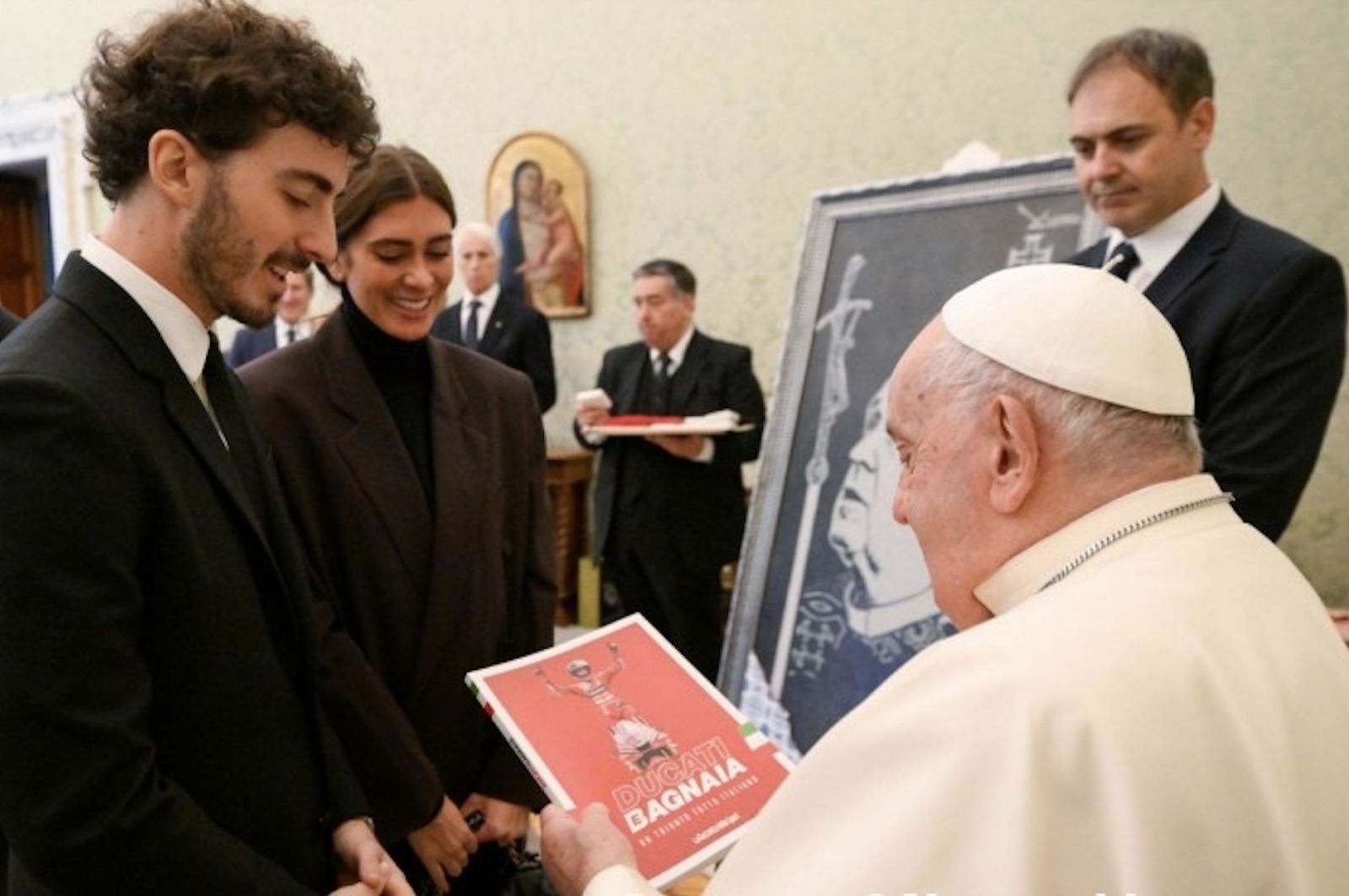 Francisco, con el piloto Francesco Bagnaia, subcampeón de Moto GP