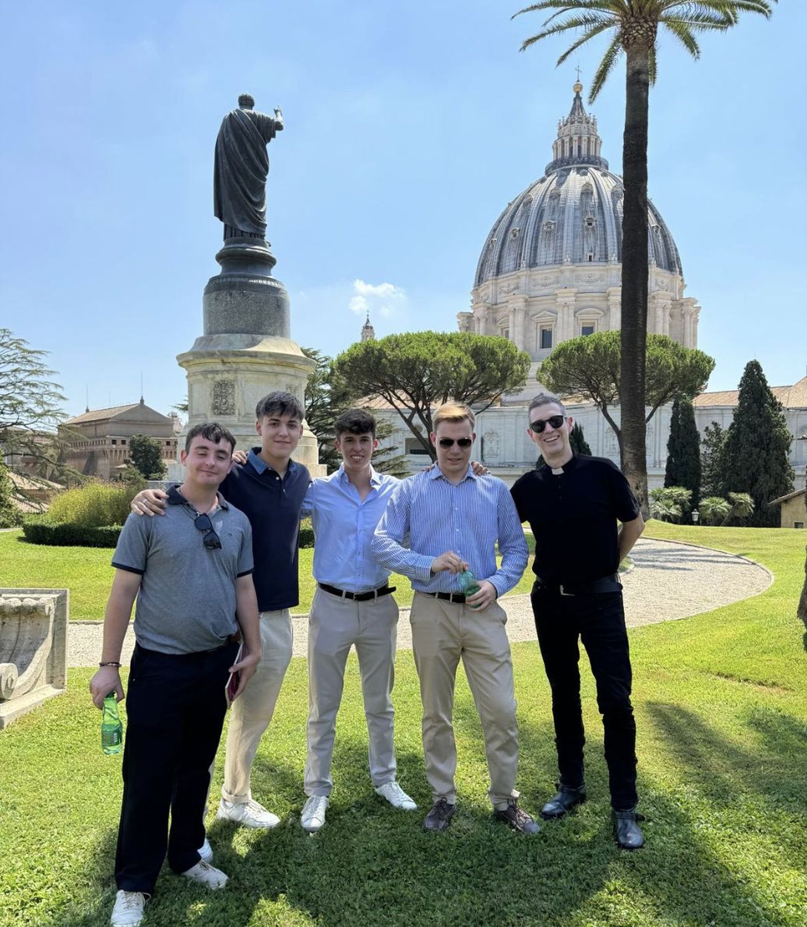 Cuatro chicos con Jordi Bertomeu