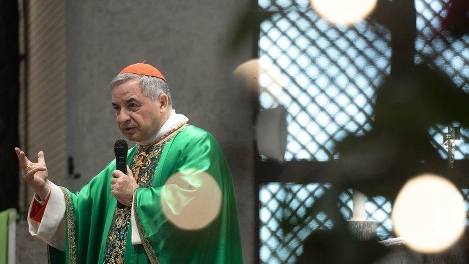 Becciu: "Jesús no condena la actitud de servicio"