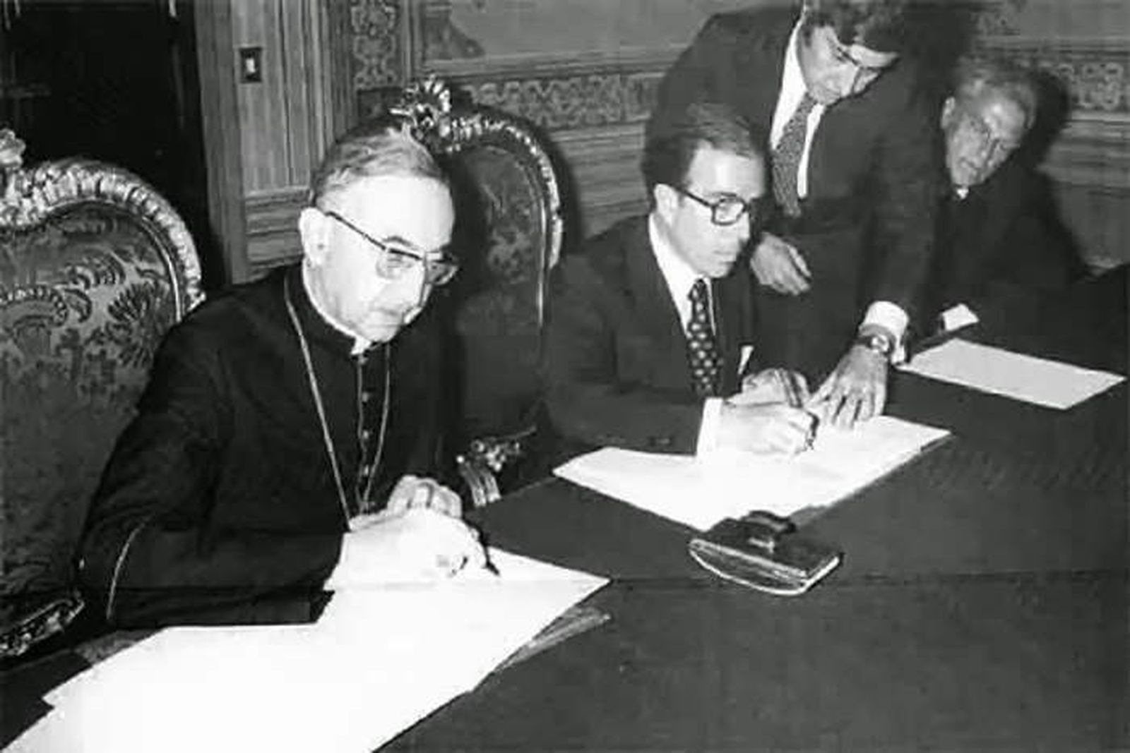 Firma de los Acuerdos Iglesia-Estado