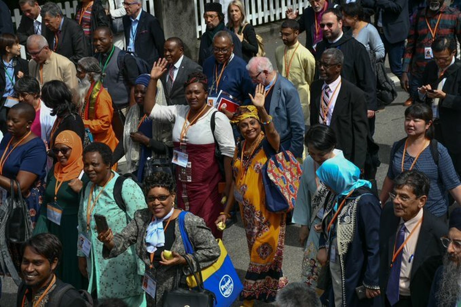 Procesión interreligiosa en la Asamblea Mundial de Religiones por la Paz, en Lindau, Alemania