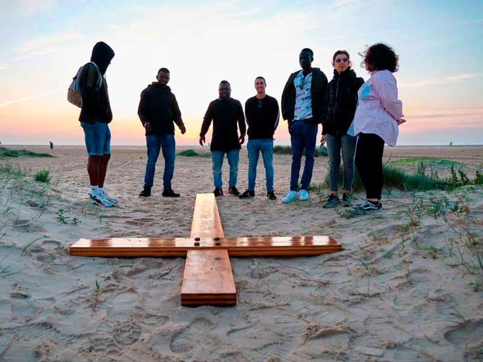 La CEE, con los migrantes