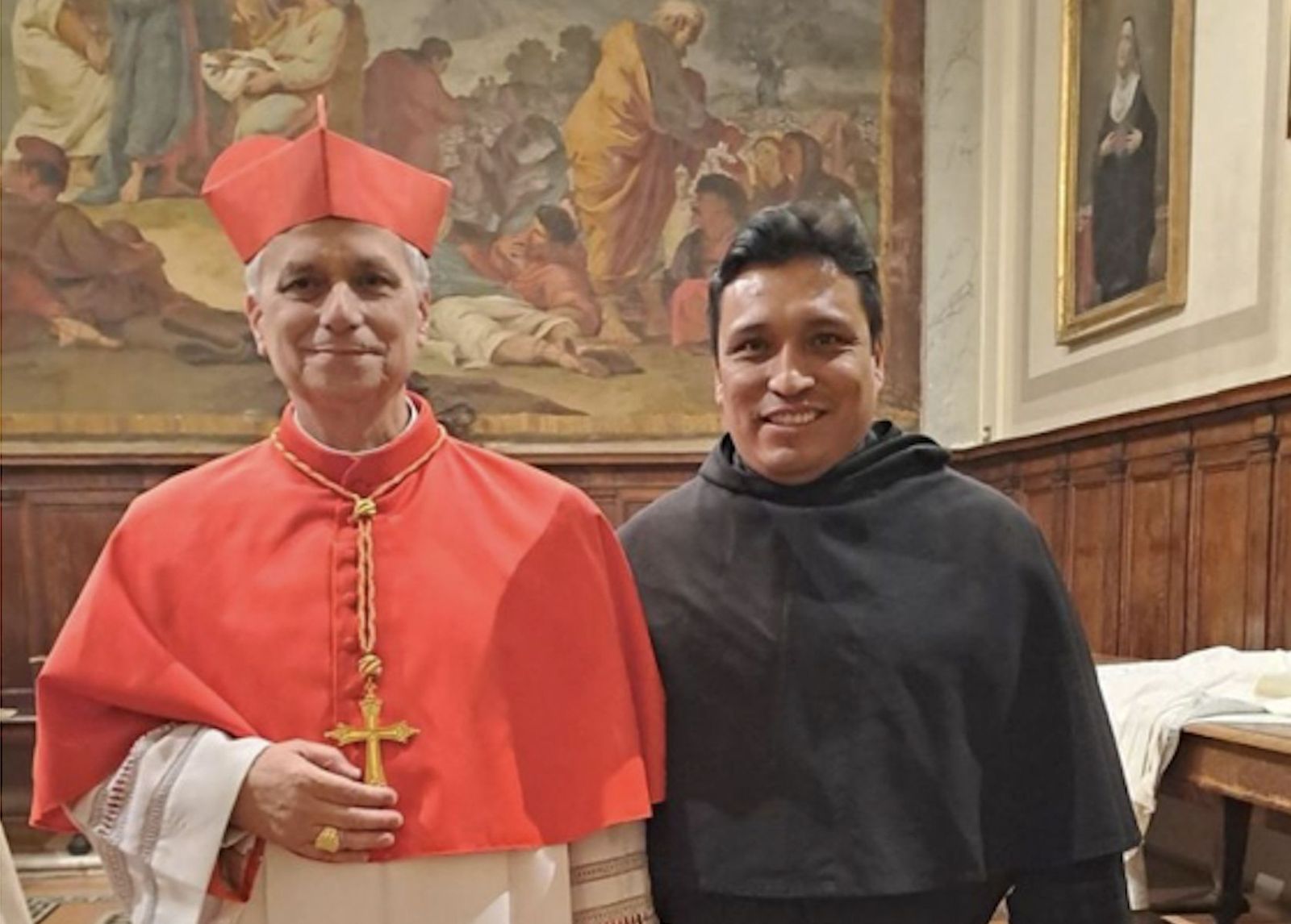 El P. Estrada con el entonces cardenal Prevost