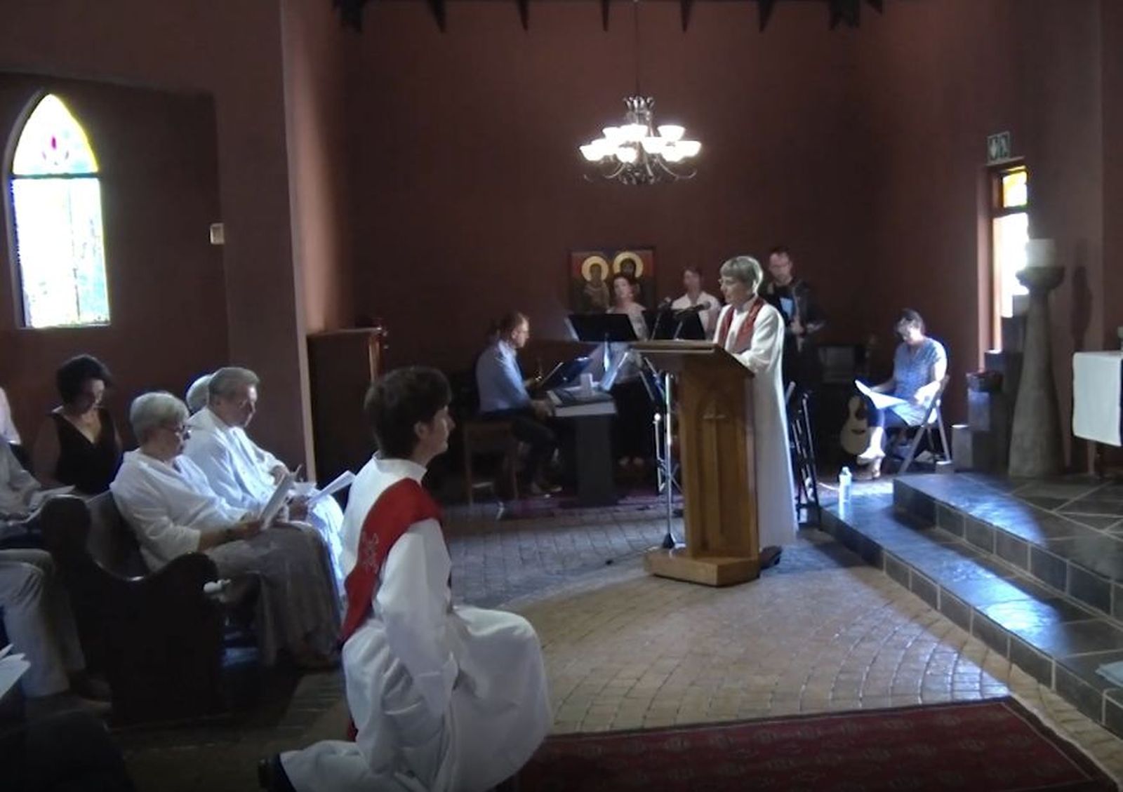 Ordenacion sacerdotal femenina en Sudáfrica