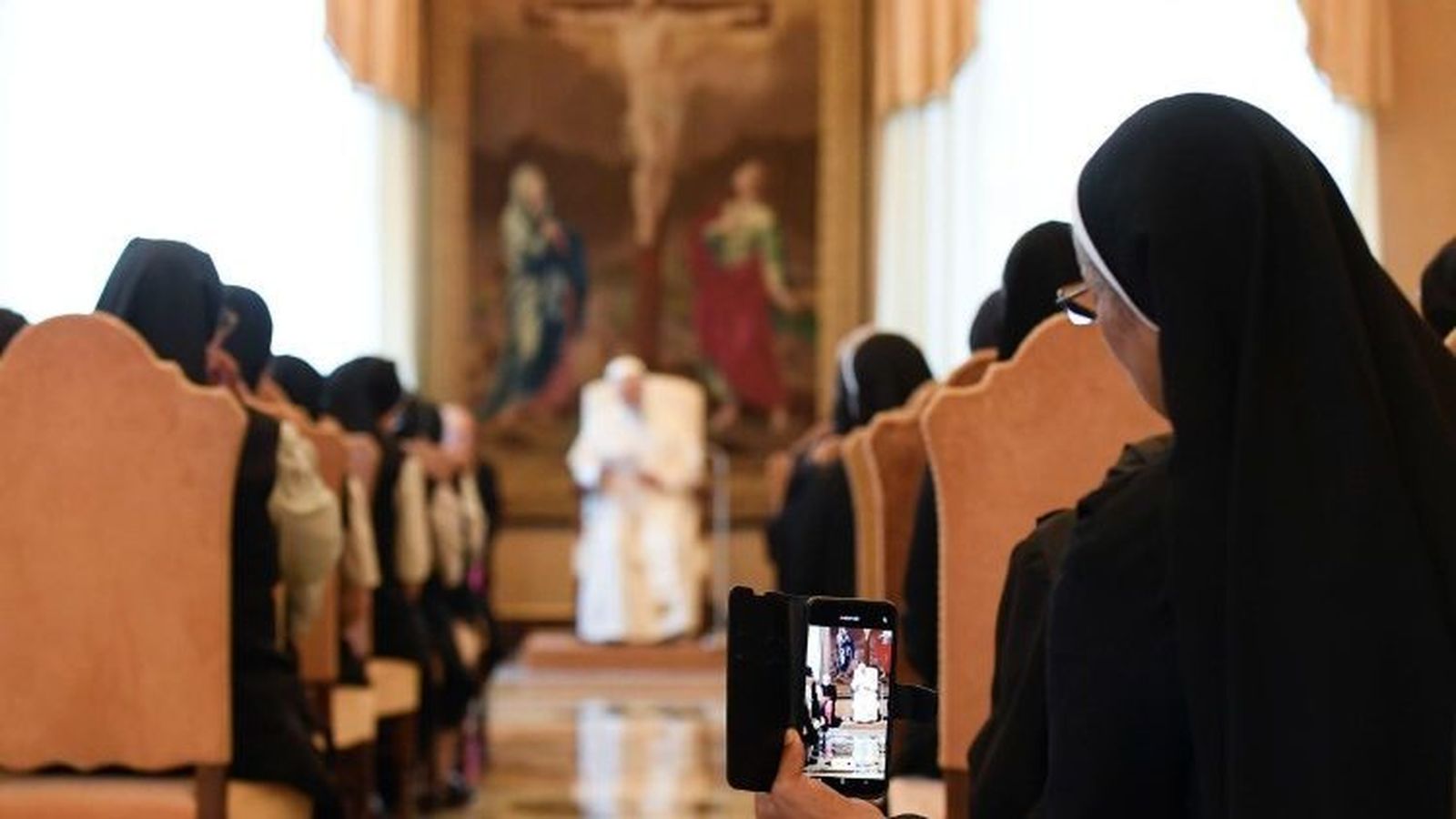 León XIV, con los institutos de vida consagrada