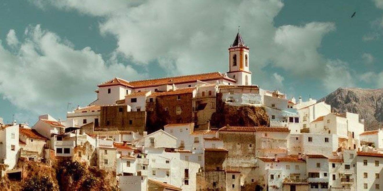 Los feligreses del cura de Málaga en prisión por drogar y violar a varias mujeres, consternados tras su detención