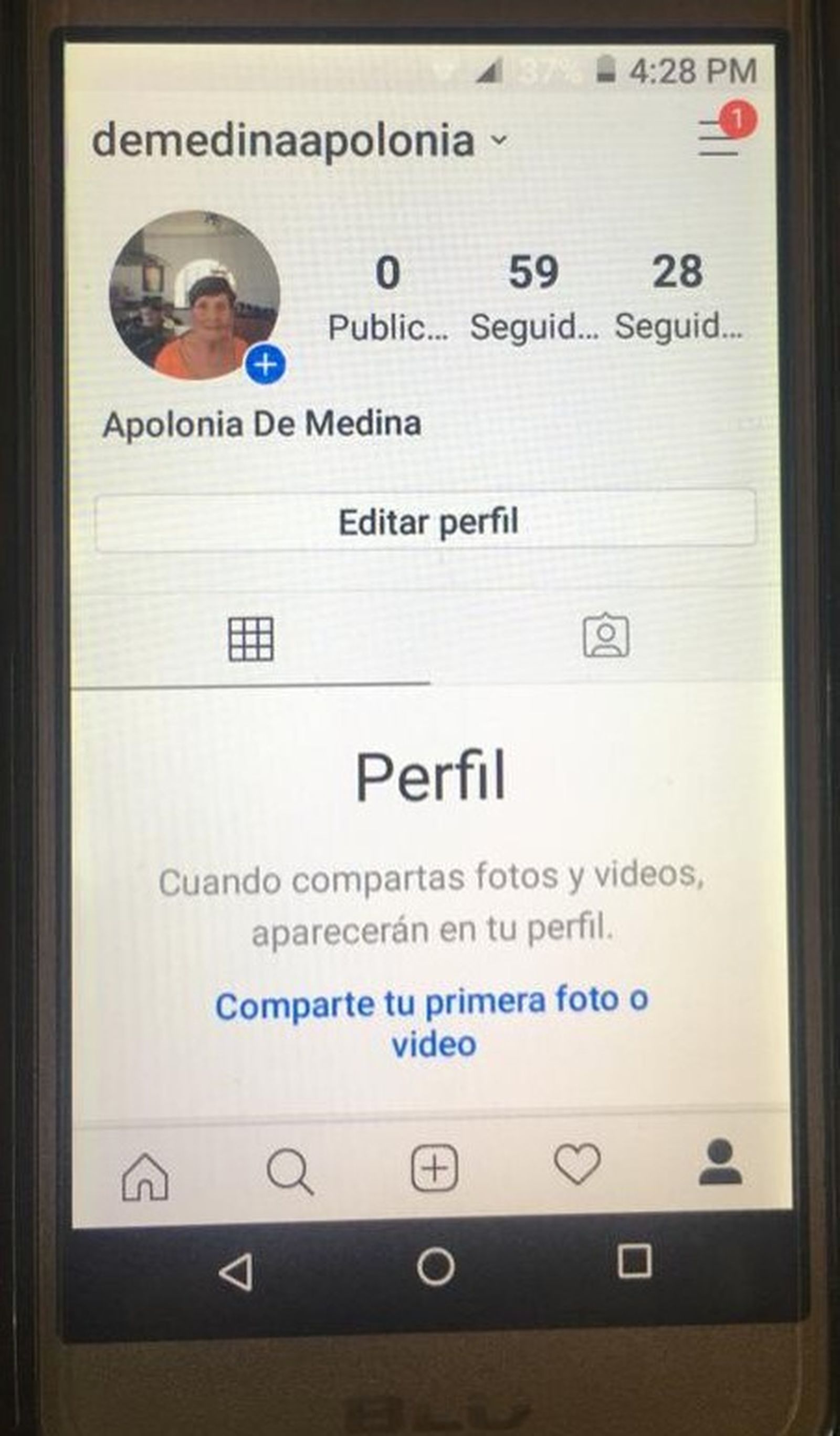 Perfil de Apolonia en la red