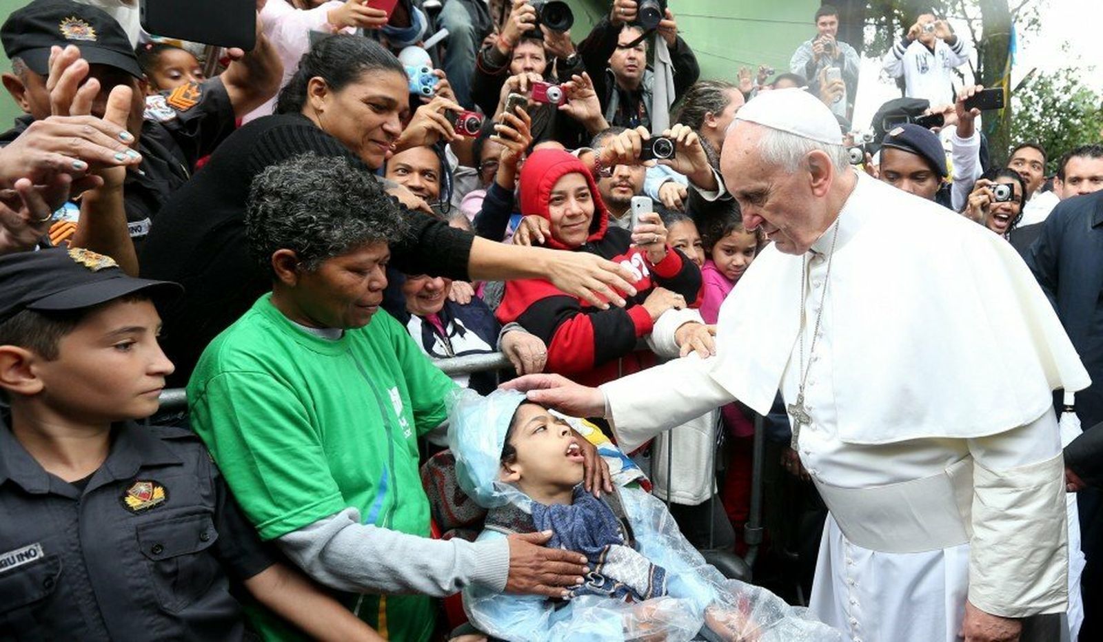 Francisco, con los pobres de Brasil