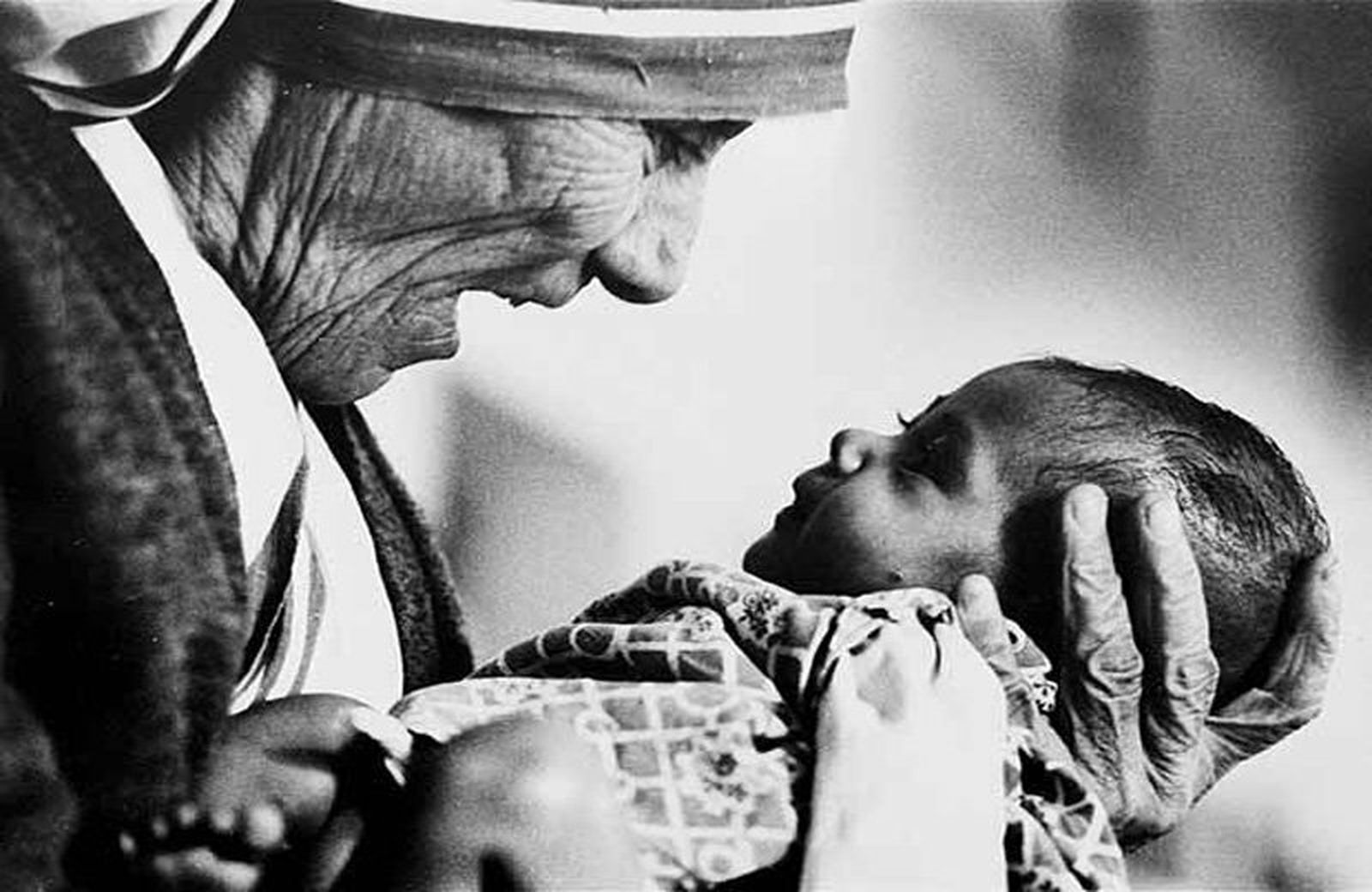 Madre Teresa y bebé