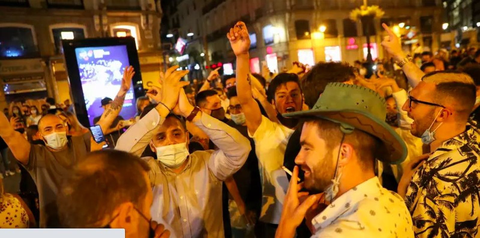 Fiesta por el fin del toque de queda en Madrid