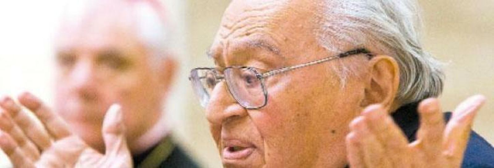 Gustavo Gutiérrez, con el prefecto Müller