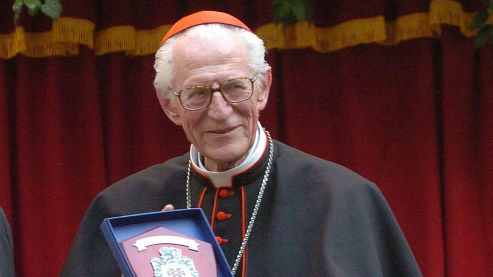 Cardenal Karlic