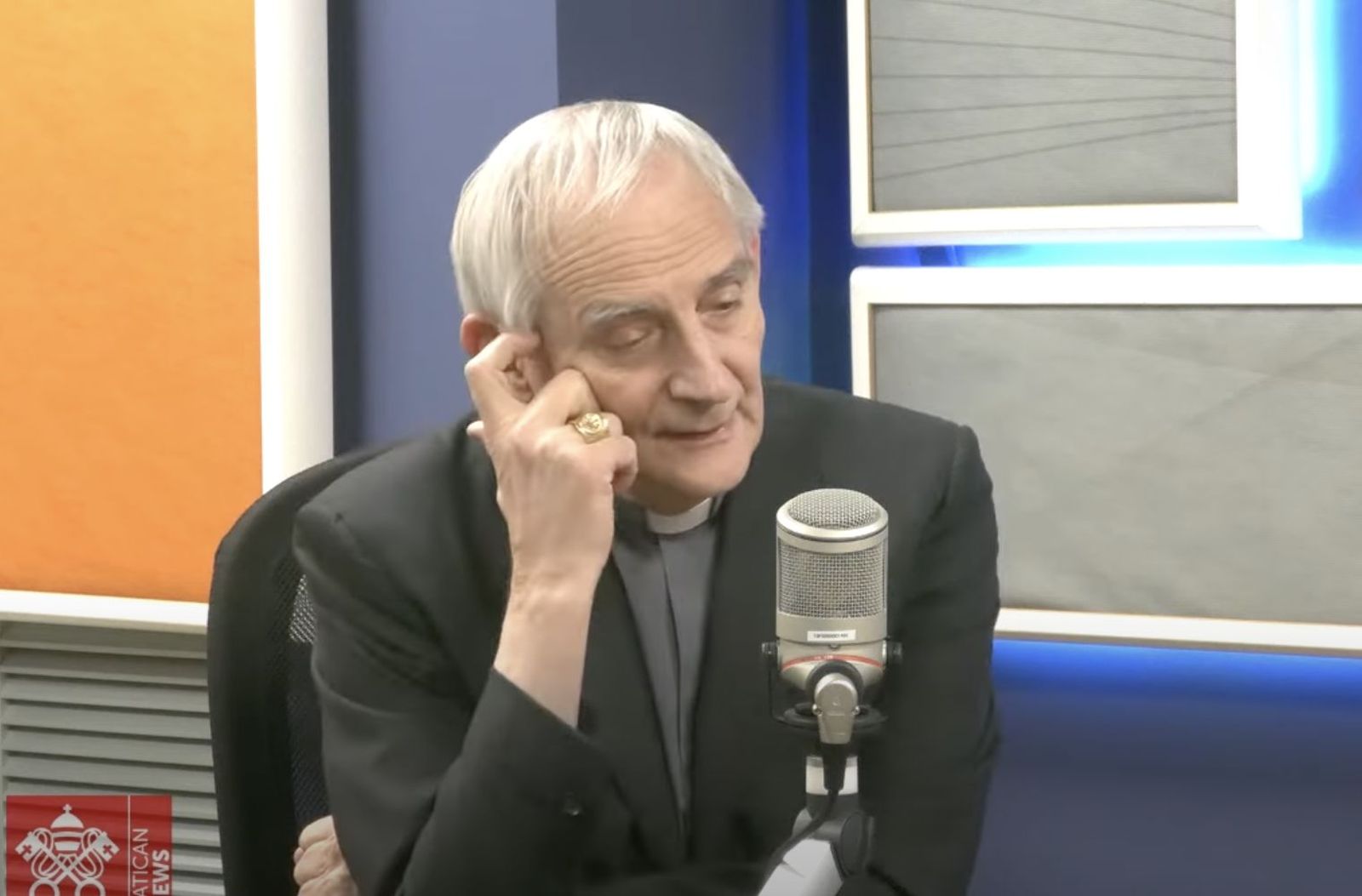 Zuppi durante la entrevista