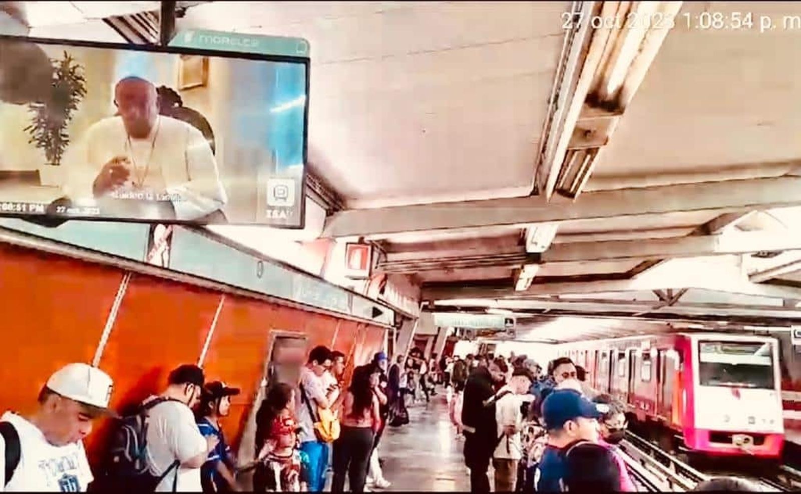 El Papa 'se cuela' en el metro de CDMX