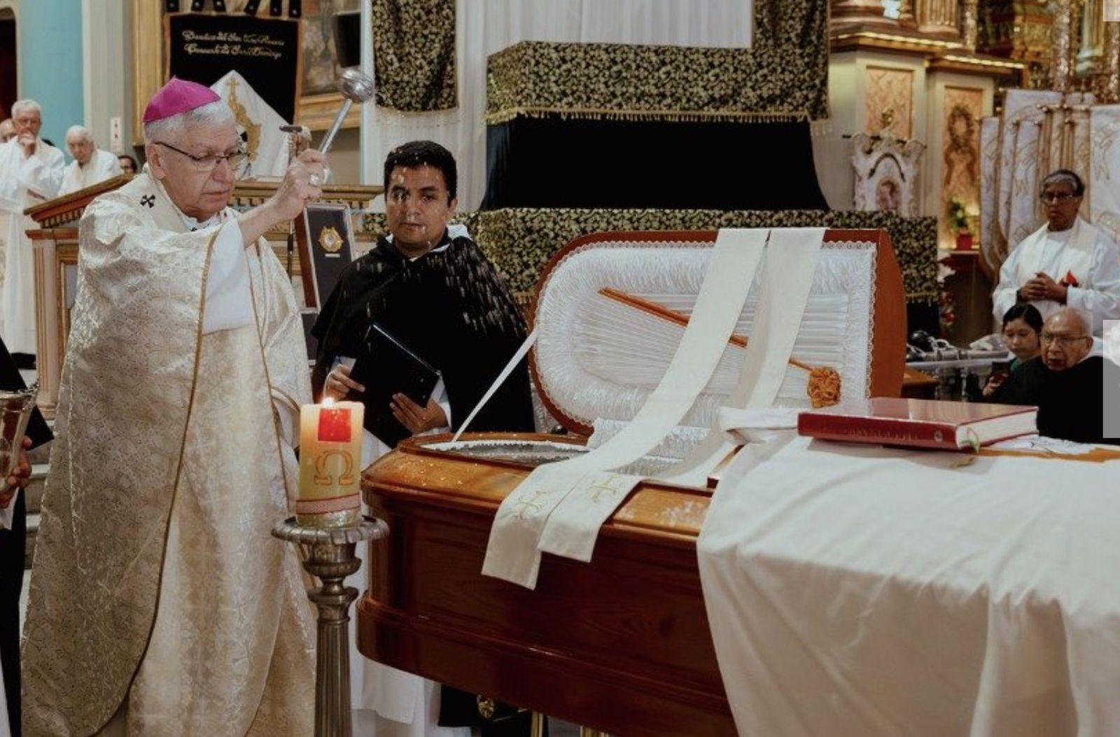 Entierro de Gustavo Gutiérrez