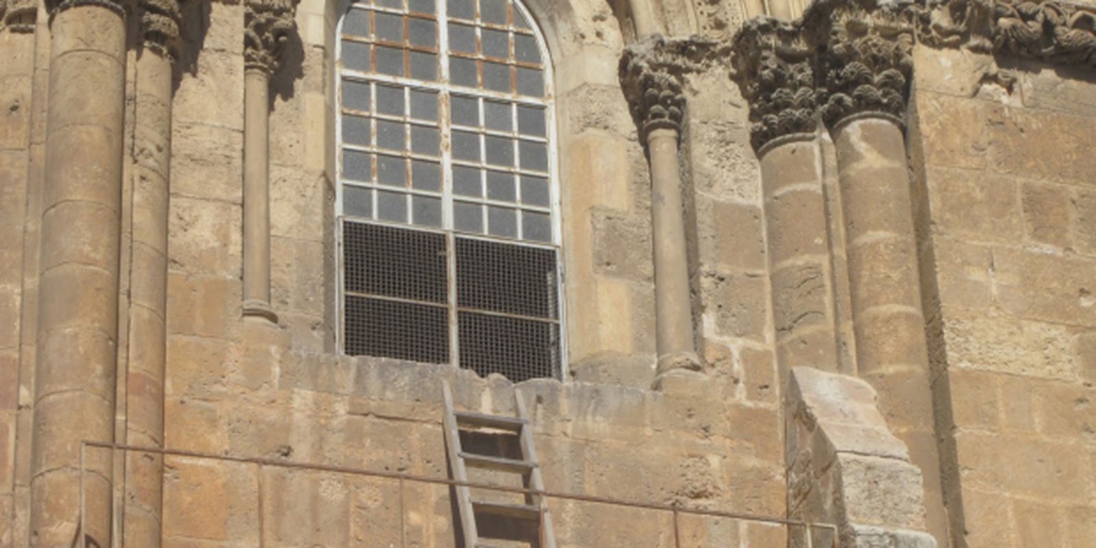 La escalera inamovible del Santo Sepulcro hasta que las divisiones entre cristianos no se resuelvan