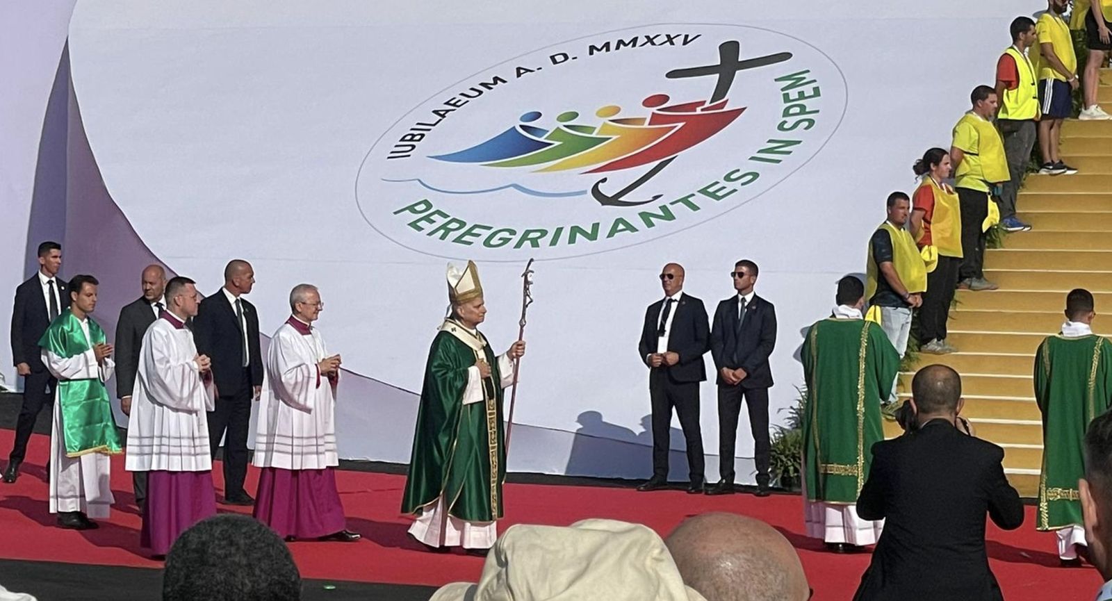 León y los jóvenes