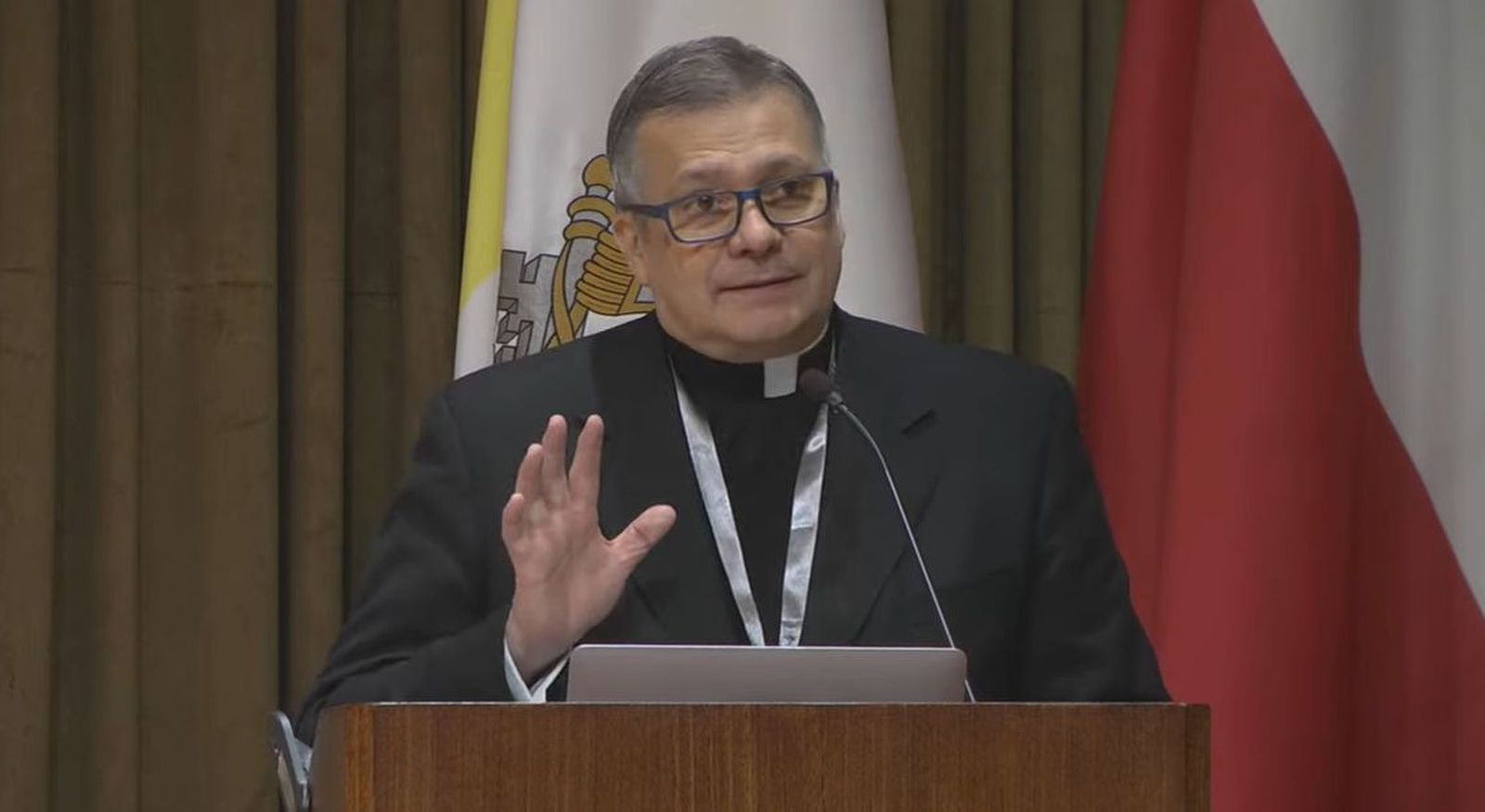 Mons. Lucio Ruiz invitó a no temer a la cultura digital y a habitarla para evangelizar