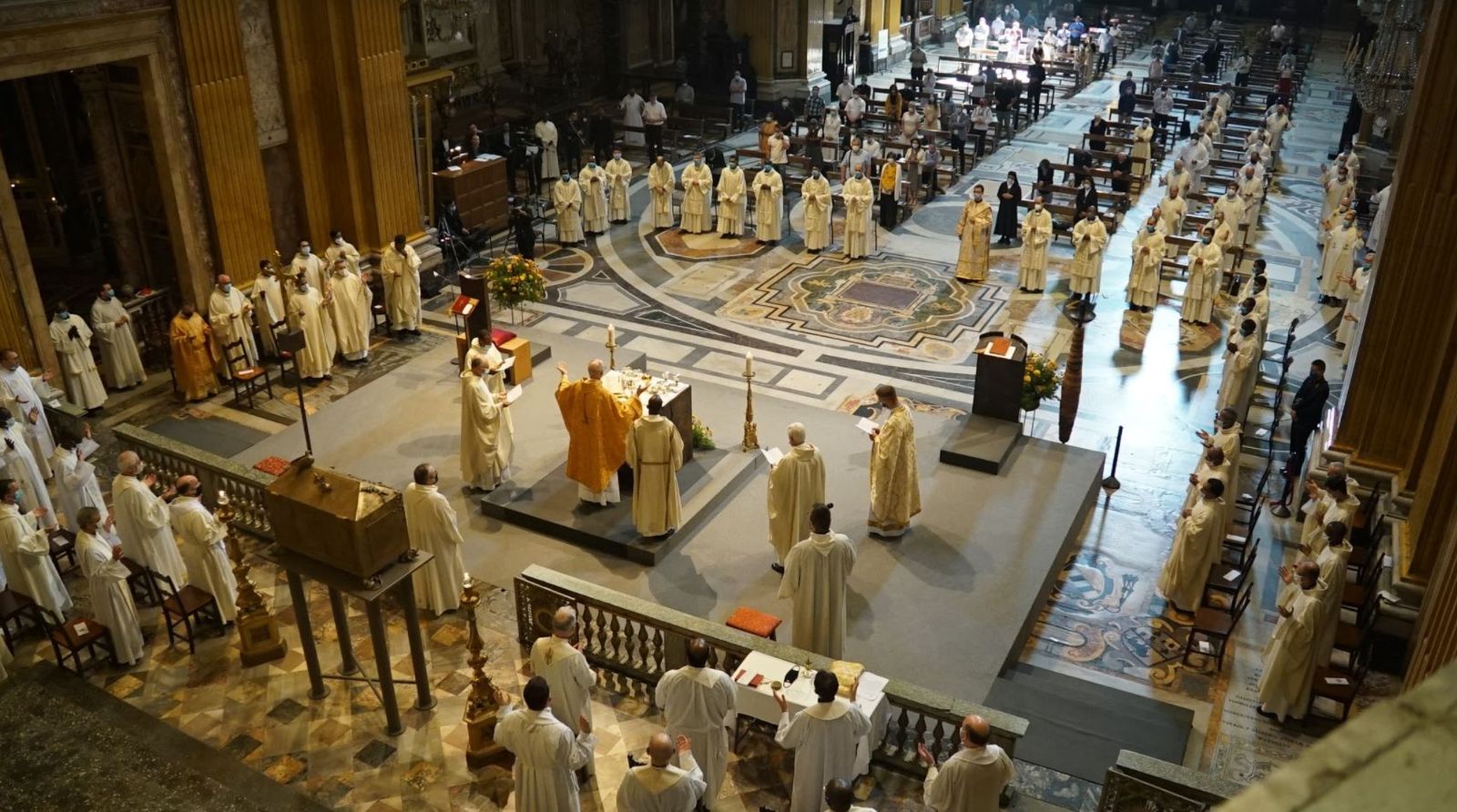 El Cardenal Czerny, en las ordenaciones