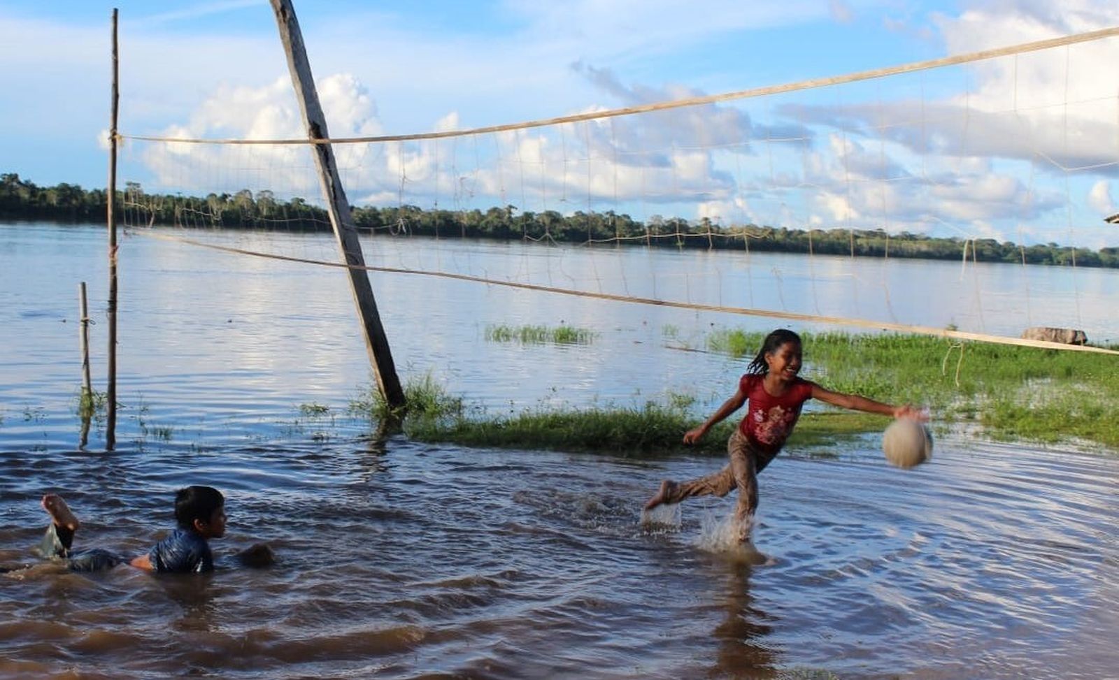 Voley junto al Putumayo