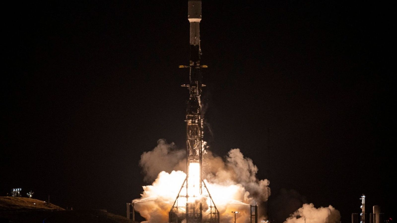 El satélite con el mensaje papal ya gira alrededor de la Tierra
