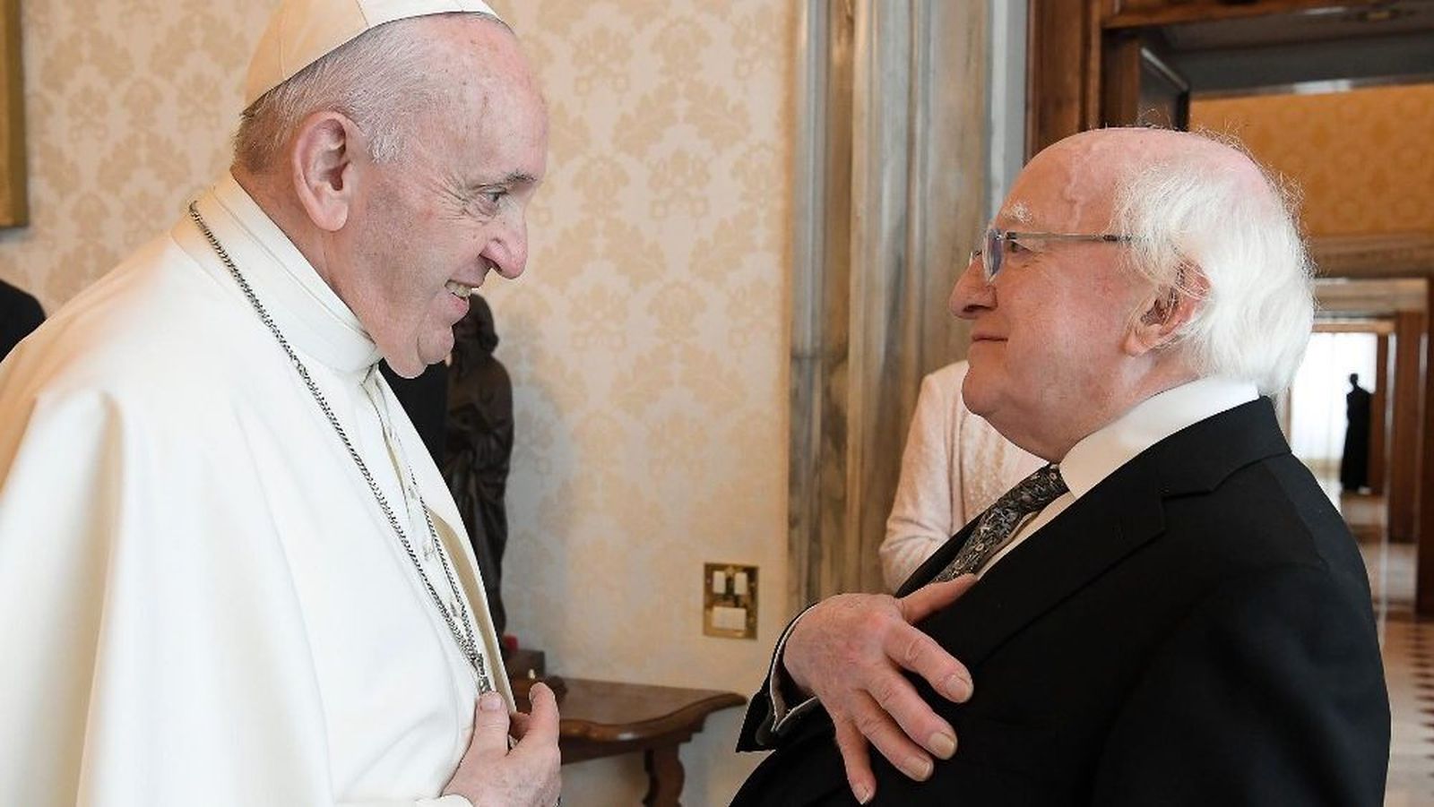 Francisco y Michael D. Higgins, presidente de Irlanda