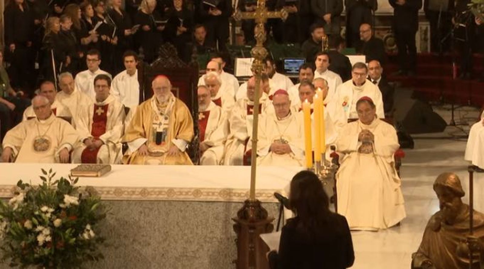 Cardenal Celestino Aós se despeidió con una eucaristía en la Catedral de Santiago