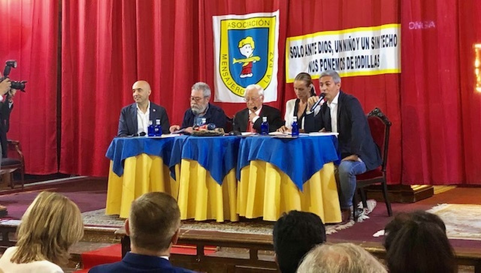 Presentación del libro del Padre Ángel