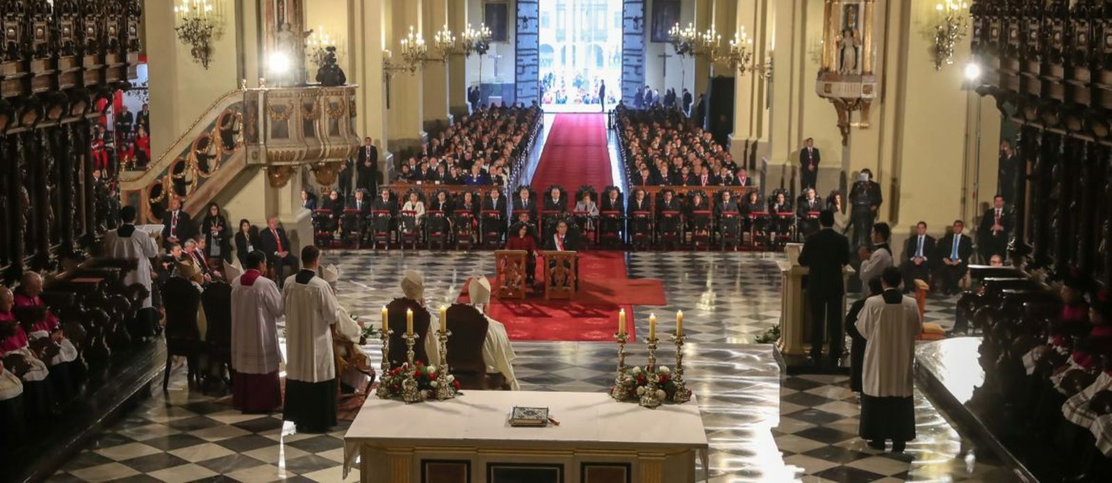 Misa tedeum por las fiestas patrias peuanas