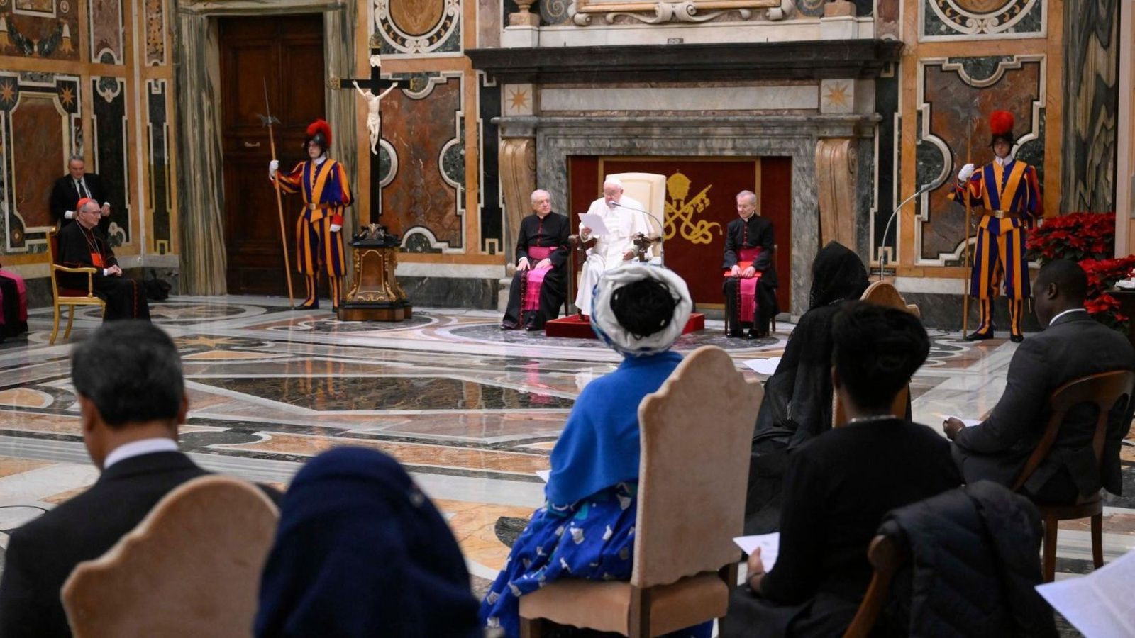 Audiencia a los nuevos embajadores en la Santa Sede