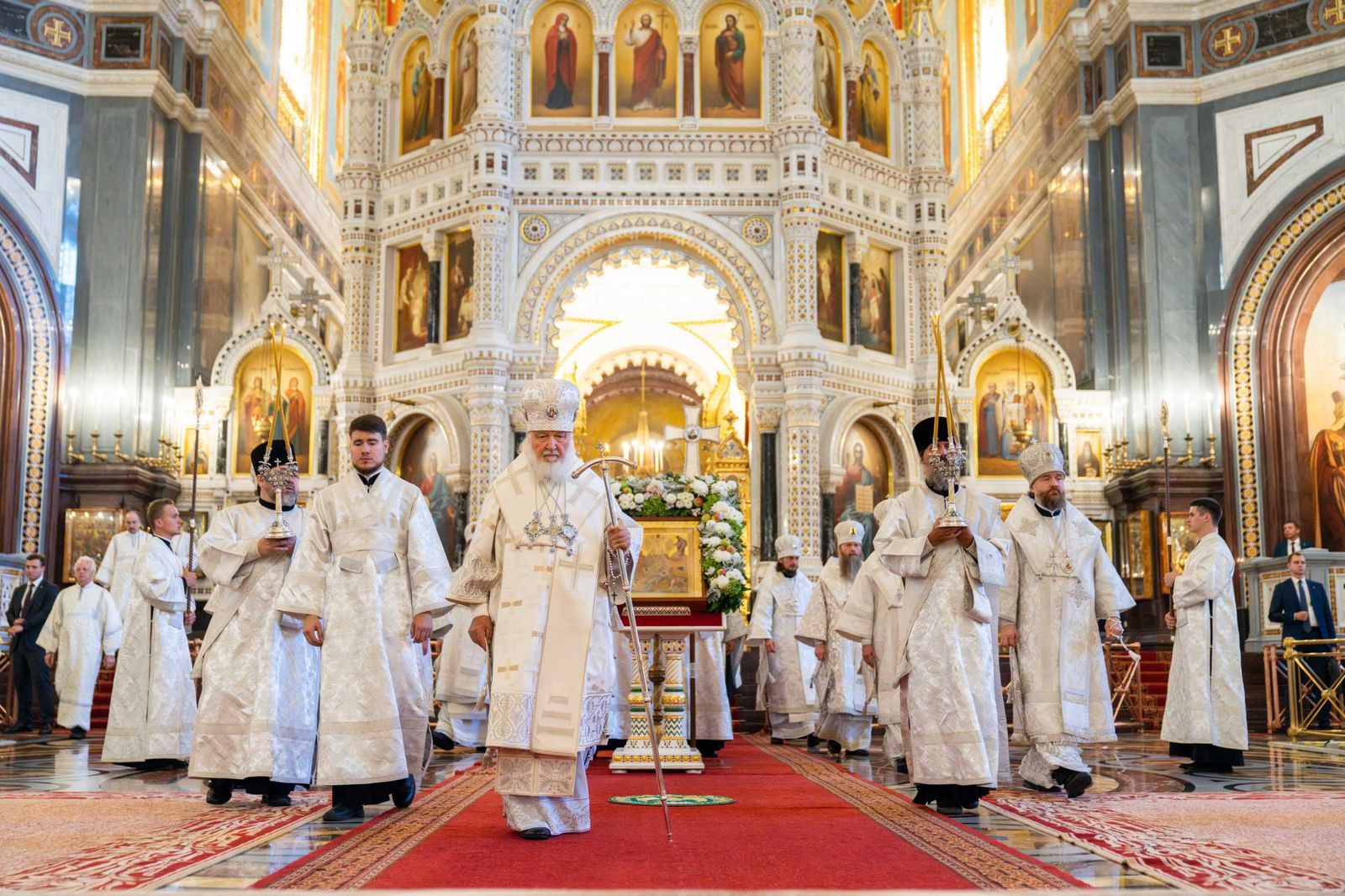 Kirill, en la catedral del Divino Salvador de Moscú