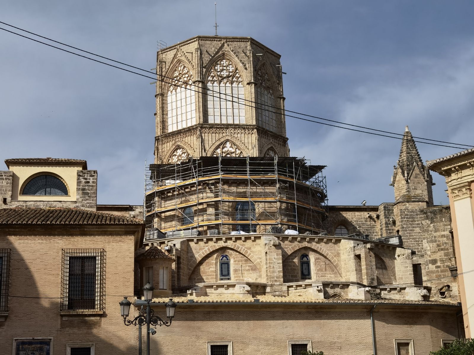 Instalado el andamiaje para las catas.