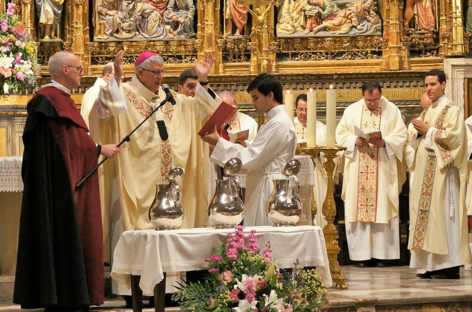 El arzobispo de Toledo, durante la Misa Crismal