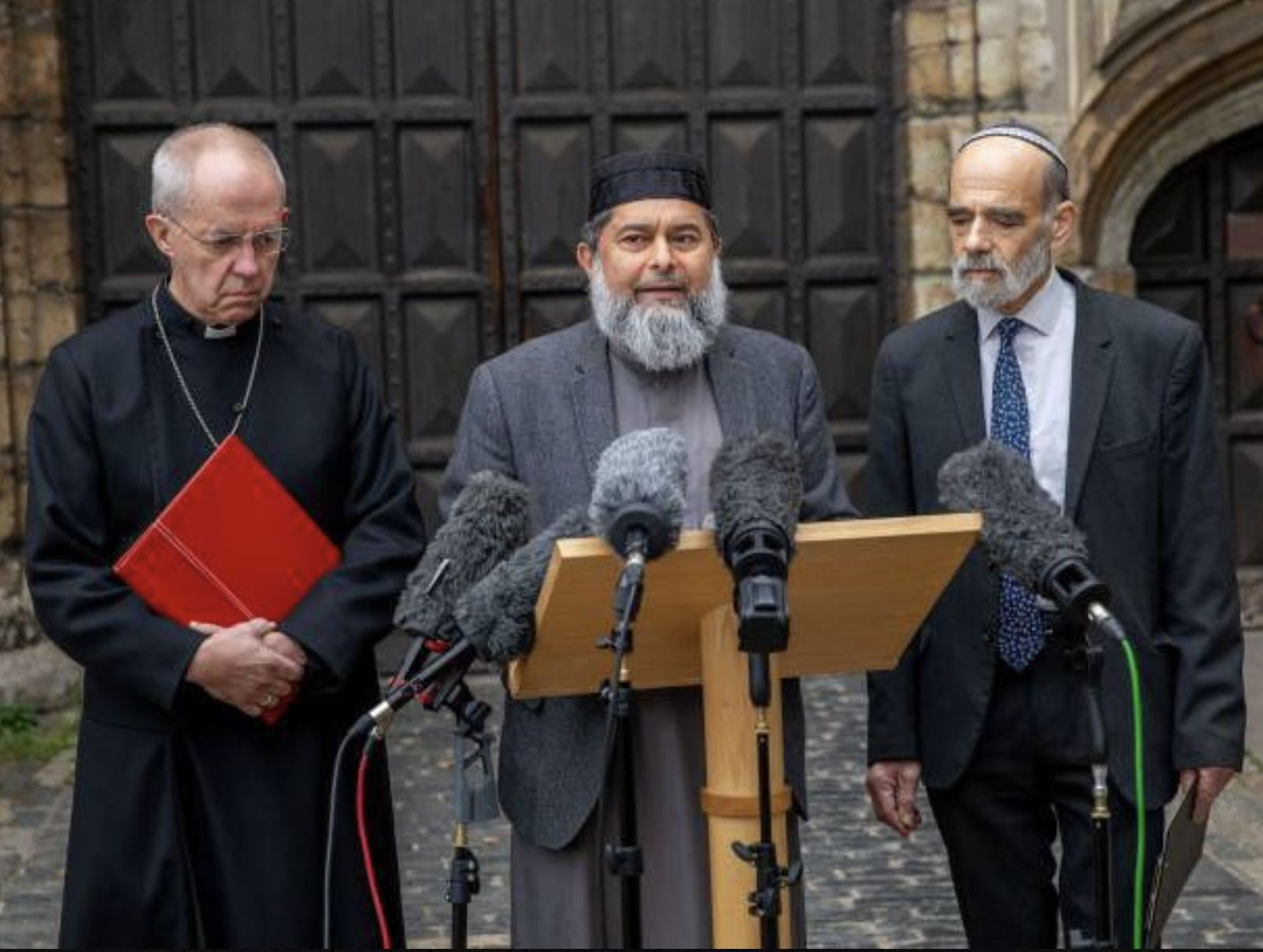 Welby, con el imán y el rabino en la oración por la paz en Tierra Santa