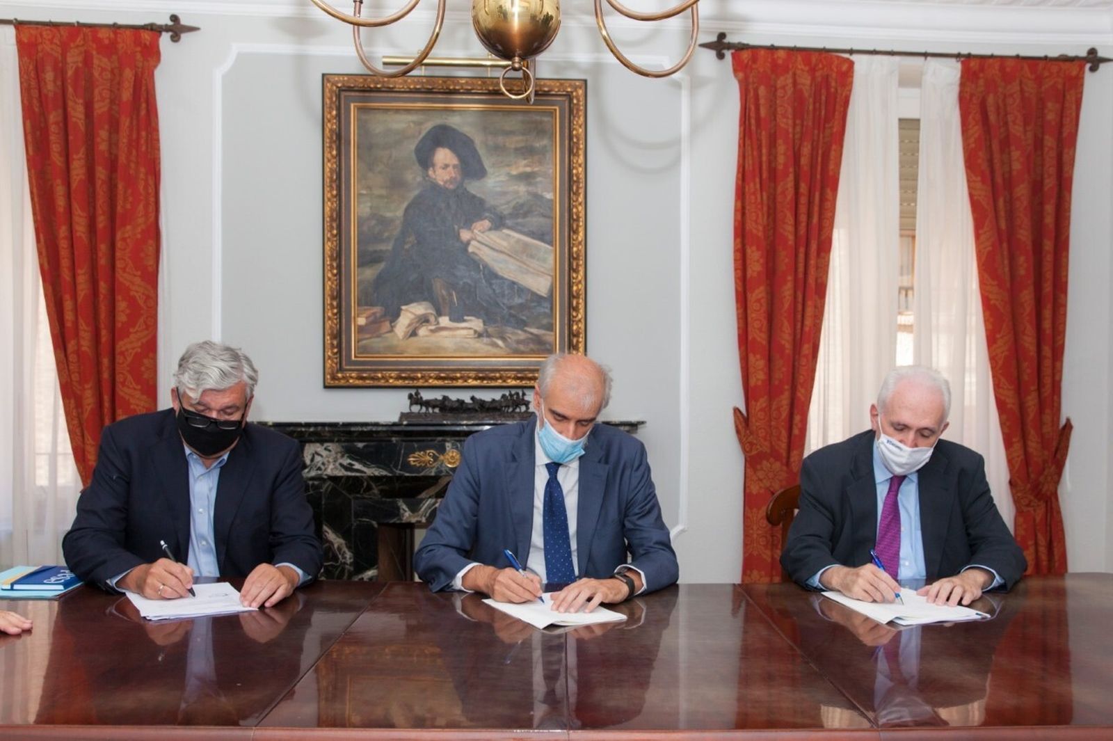 Firma del acuerdo entre Comillas, ESADE y Deusto