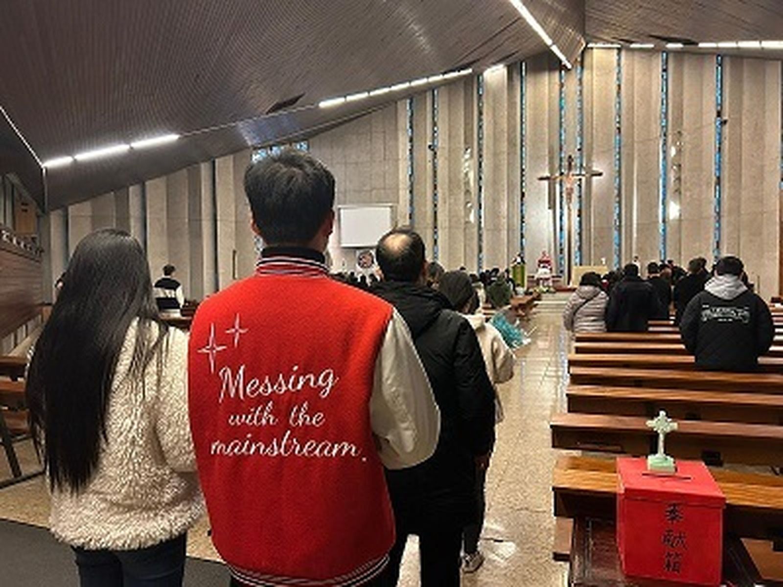 "El Señor esté con vosotros" ya suena  a chino en Bilbao