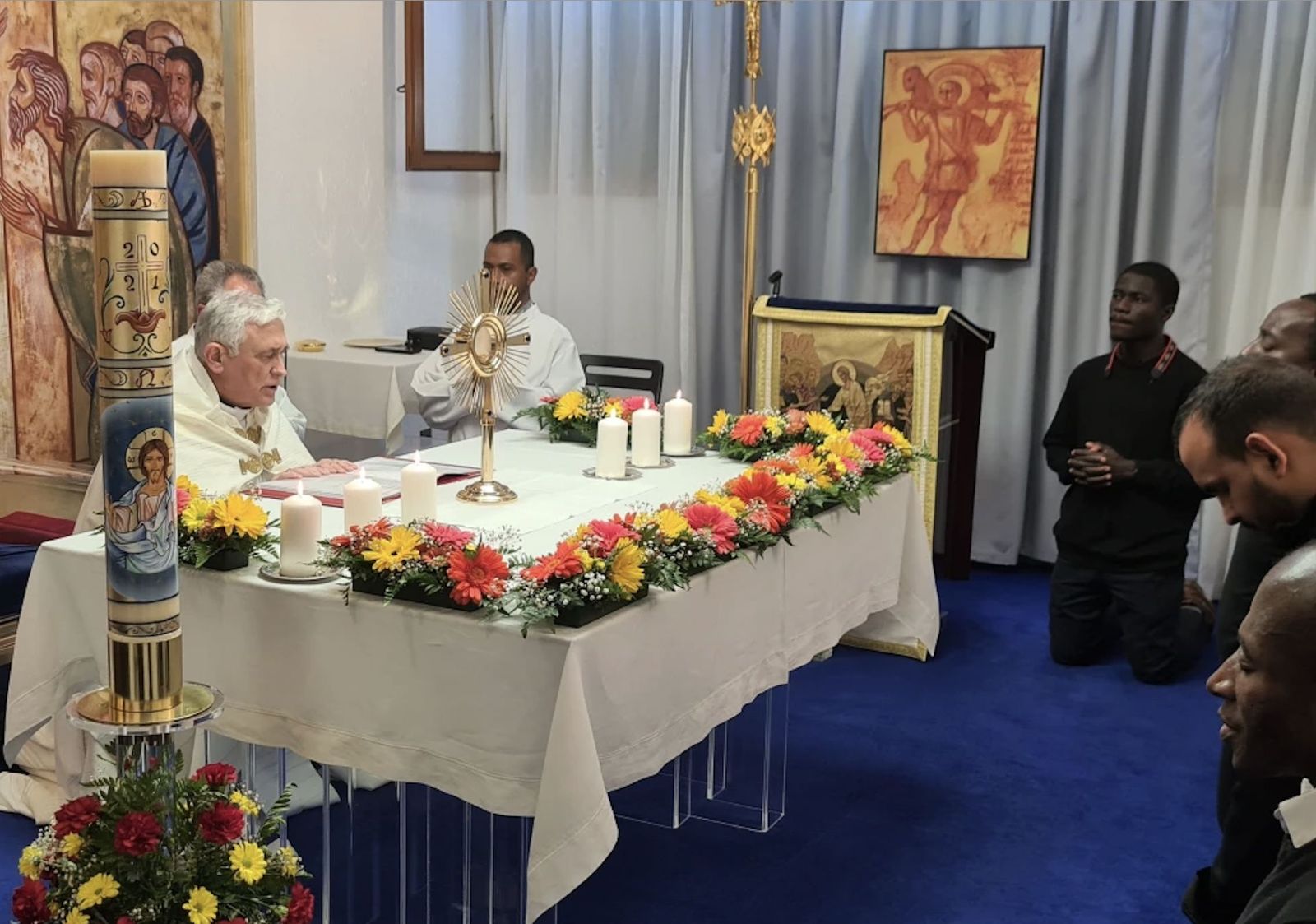 El obispo de Cádiz durante una visita al Seminario Redemptoris Mater