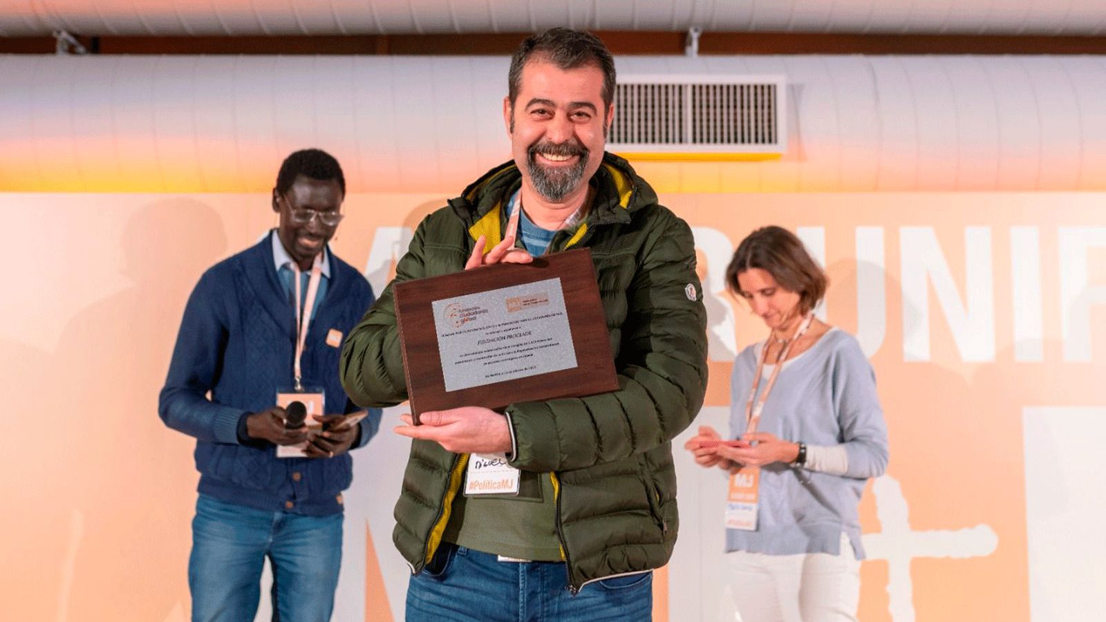 Reconocimiento a la Fundación Proclade por su trabajo a favor de la campaña 'Esenciales'