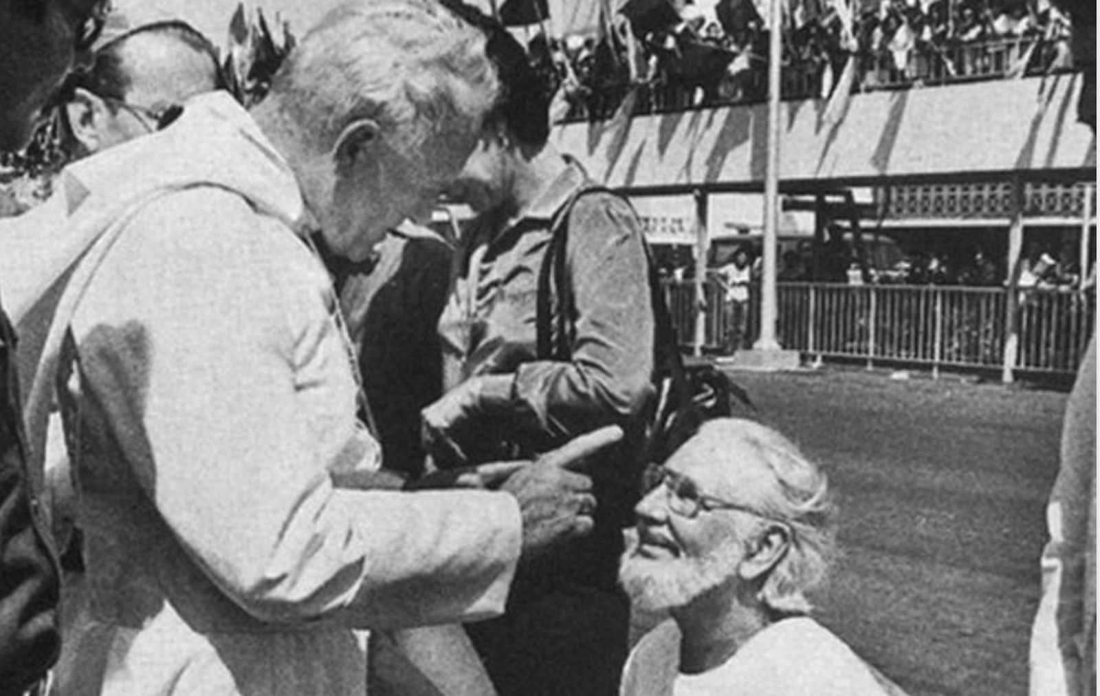 Juan Pablo II y Ernesto Cardenal