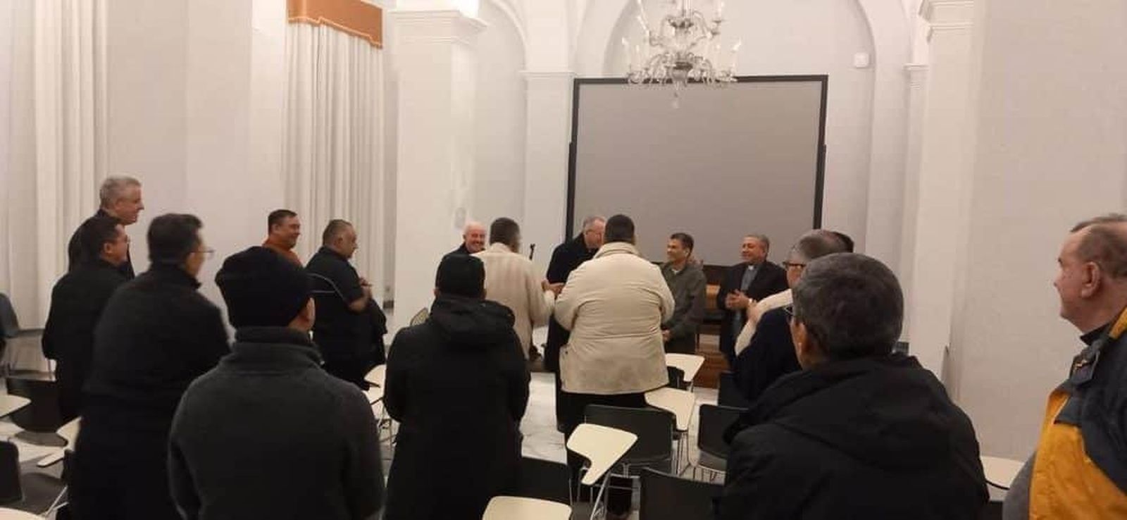 Los obispos Álvarez y Mora, con los sacerdotes desterrados de Nicaragua